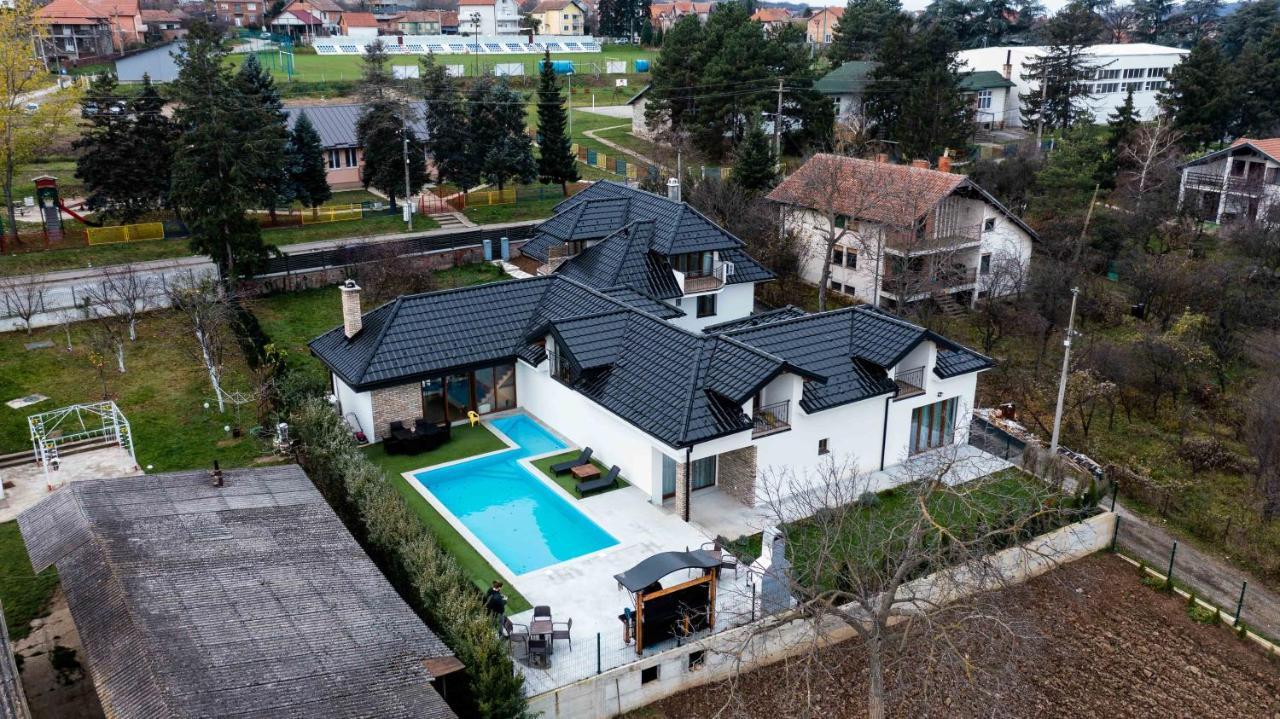 City Escape Luxury Villa Zuce Exterior photo