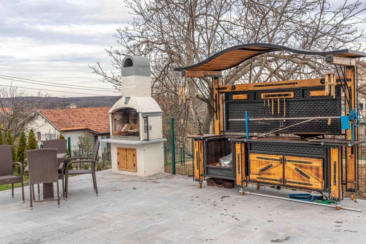 City Escape Luxury Villa Zuce Exterior photo