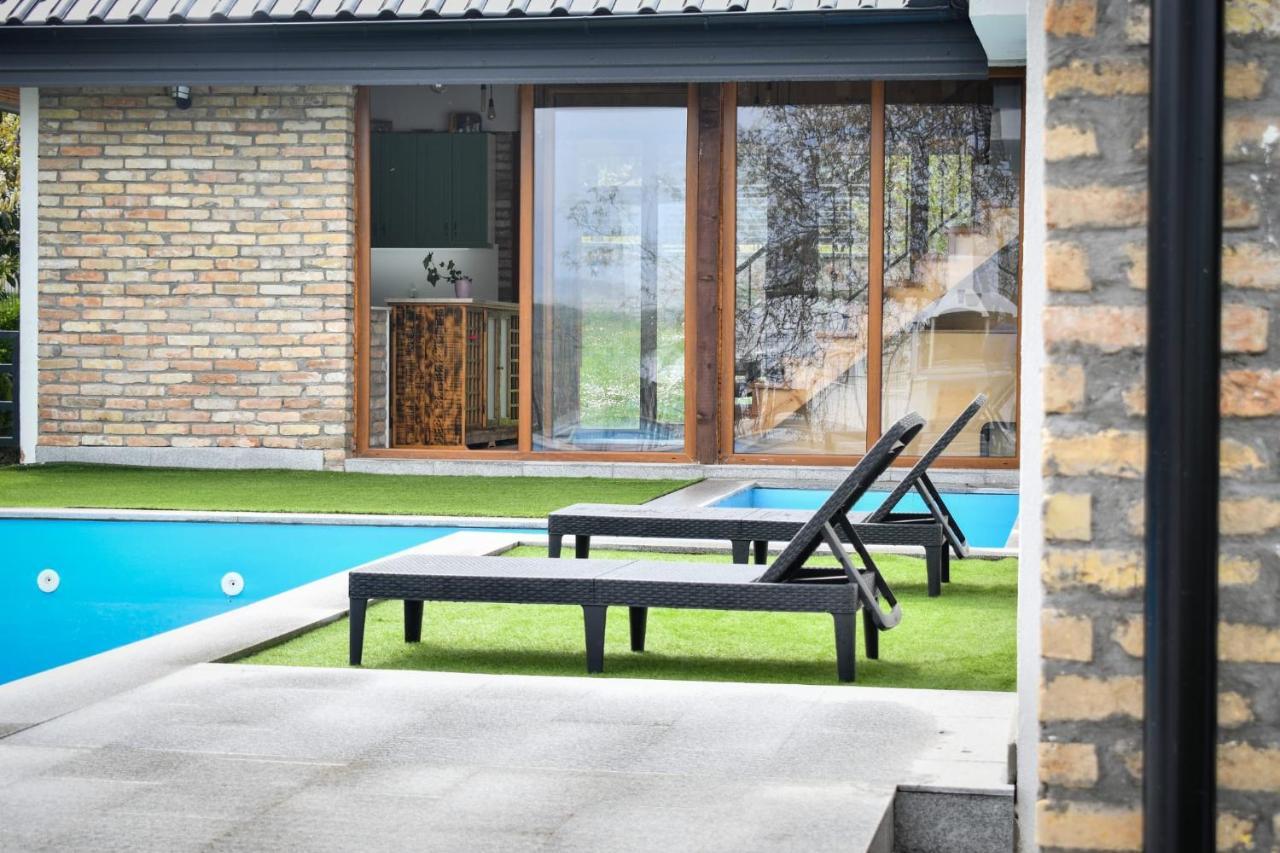 City Escape Luxury Villa Zuce Exterior photo